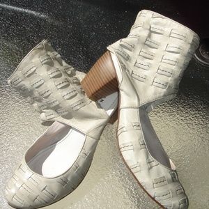 CARNABY LONDON POWER OPEN HILL ANKLE SHOES  L6.5